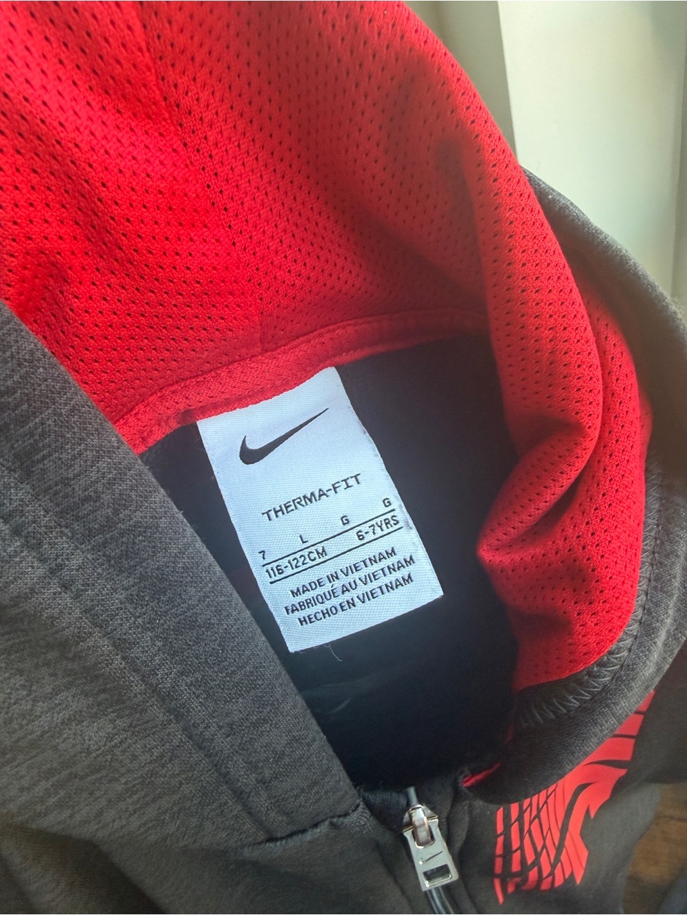 Nike Kids Therma-FIT Sweatsuit & 2 Tees Bundle Boys 6–7Y - Picture 3 of 9